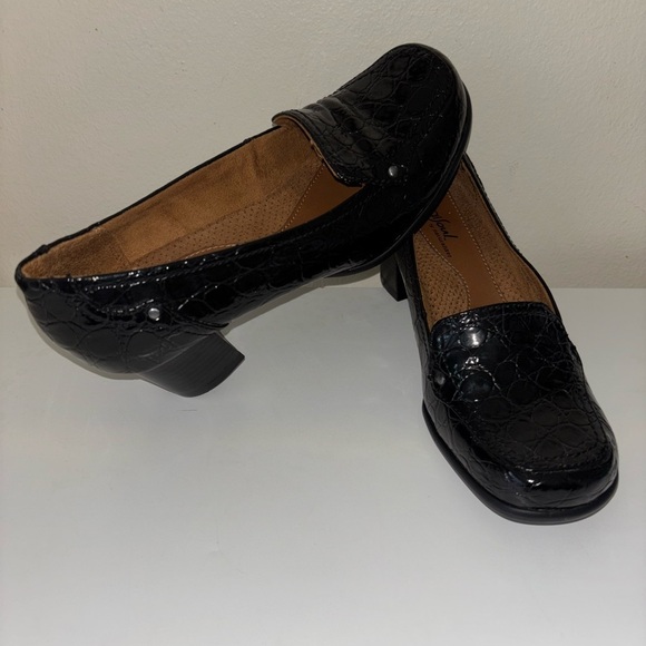 Naturalizer Black Leather Loafers with Square Toe - Picture 4 of 10